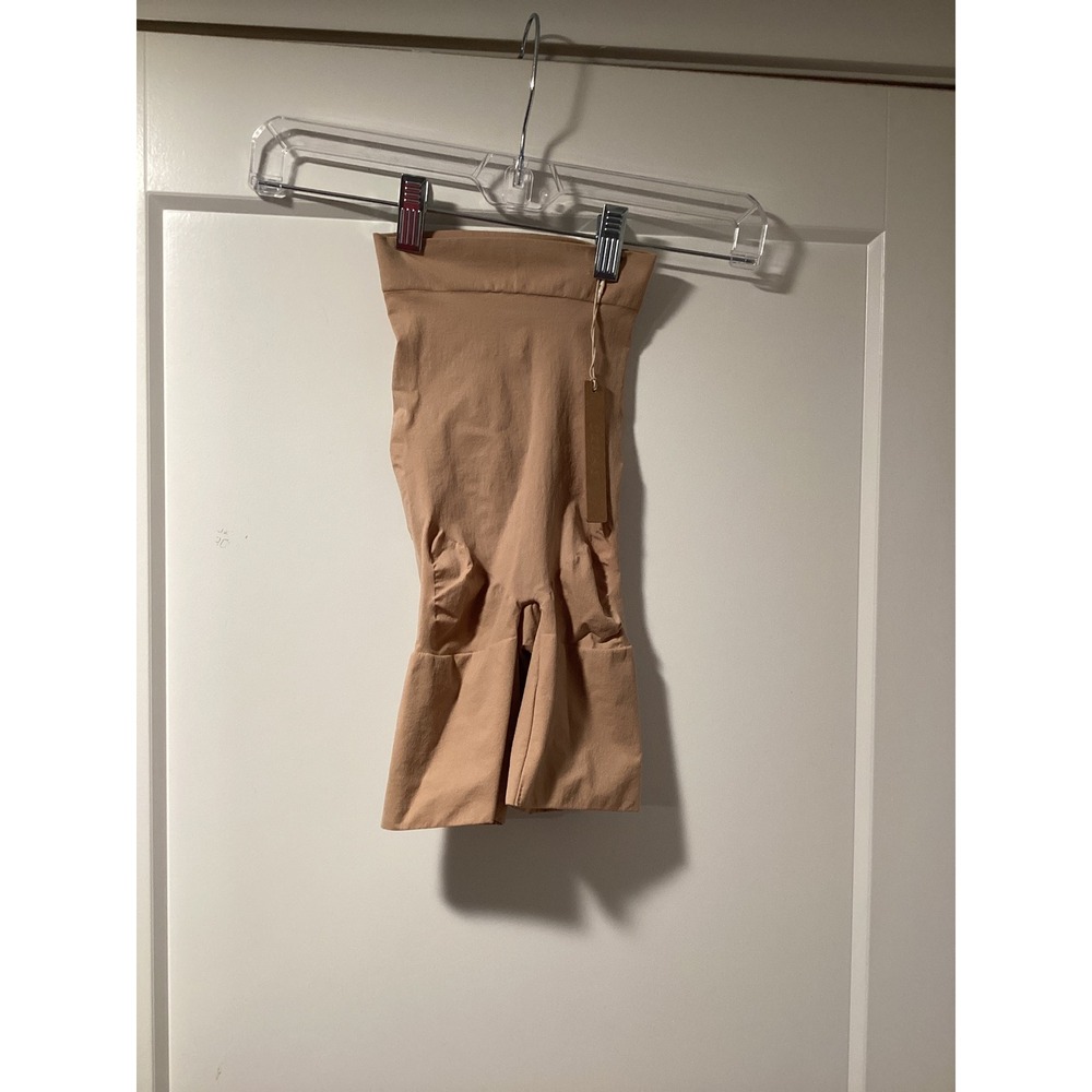 SKIMS Everyday Sculpt Mid Thigh Short Clay SH-SHO-2152 Womens Size Small NWT
